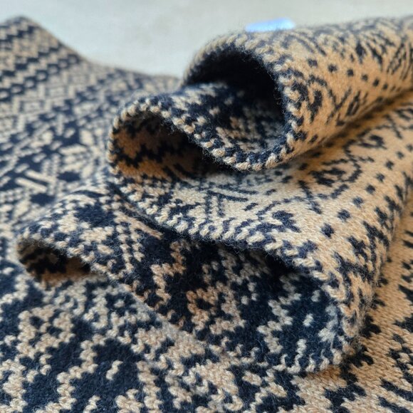NWOT Wool Fair Isle Snowflake Scarf Black & Tan - Picture 8 of 9